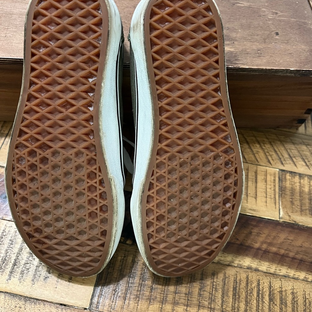 Vans Men's Green and White Sneakers - Picture 6 of 7